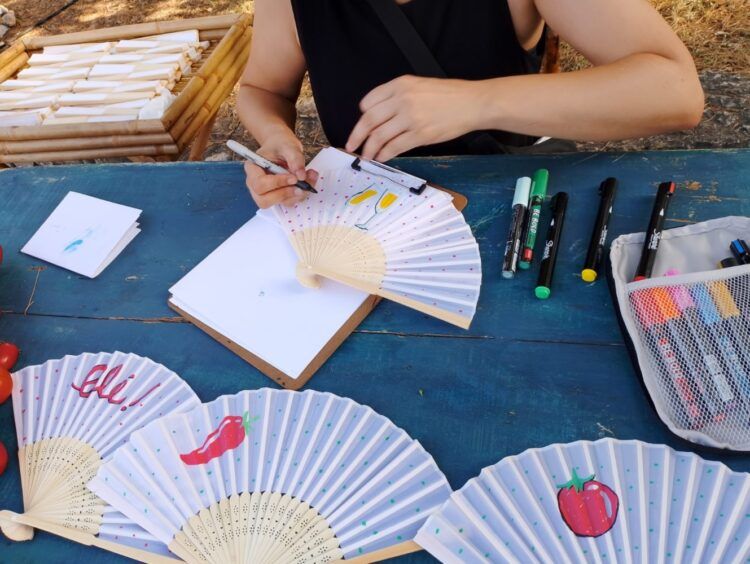 Regalos personalizados en vivo, abanicos personalizados