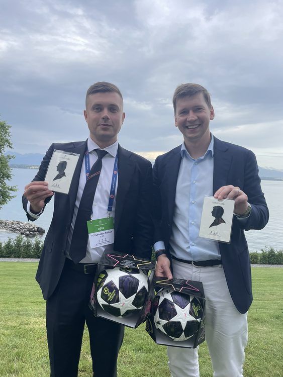 Siluetas personalizadas con logotipo para eventos corporativos