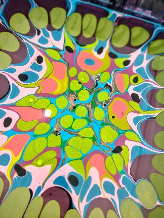 Body marbling con colores personalizados para una marca